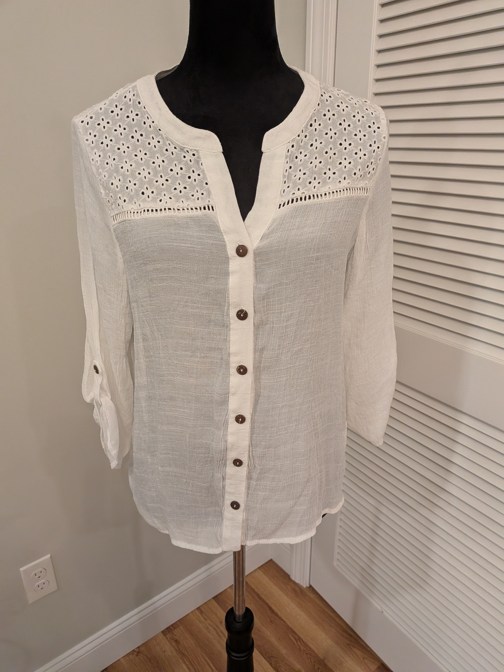 Per Seption White Eyelet Yoke Button-Front Women's Top Size PXL